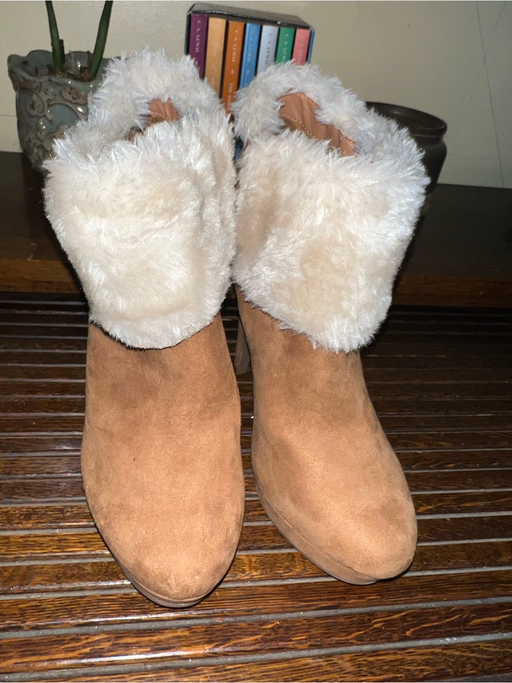 Guess Tan Faux-Suede Ankle Boots with Cream Faux-Fur Cuff